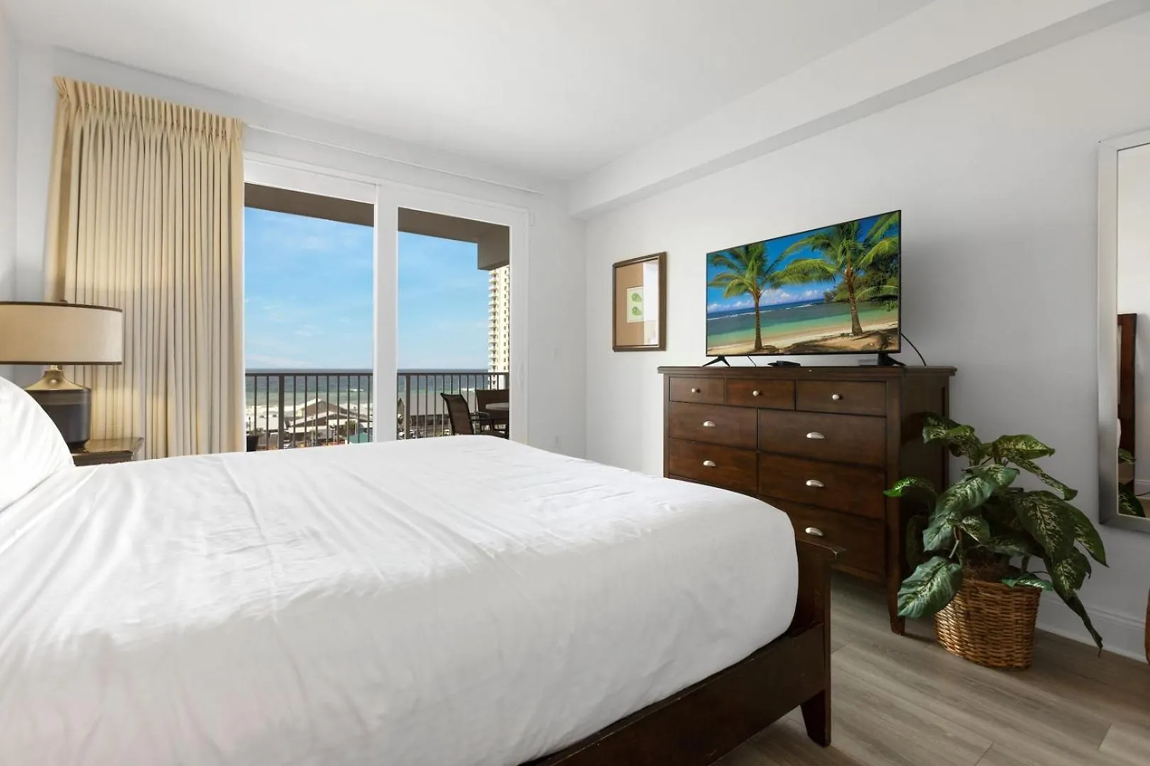 Апартаменты Amazing Beach Ocean View Condo! Free Beach Chairsservice! Sleeps 8! By Dolce Vita Getaways Pcb Панама-Сити